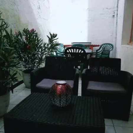 15 Minutes A Pied De La Cite Апартаменты