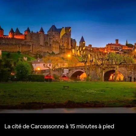 15 Minutes A Pied De La Cite Каркассон